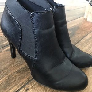 Black heel boots